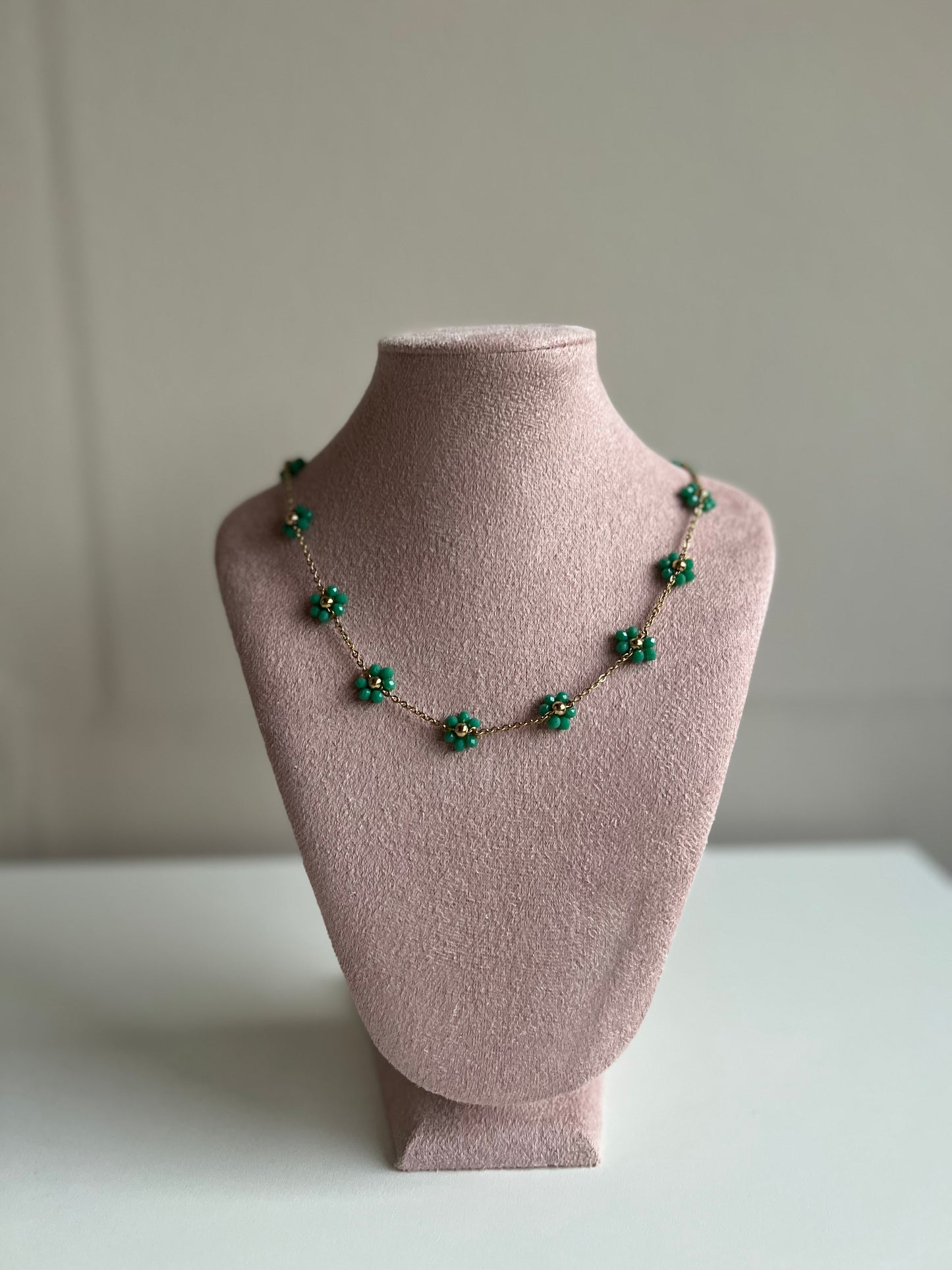 Green flower ketting